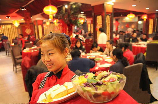吃饭消费102元，要求免零被拒绝，结果……|饮品报