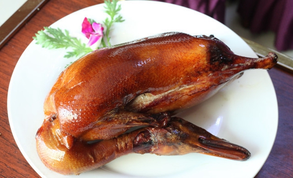 25年经历三次餐饮行业大动荡 金百万凭什么越战越强|饮品报