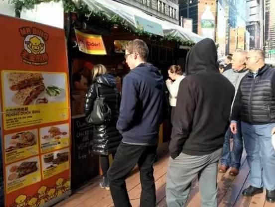 投行副总裁辞职卖煎饼！100元一个，纽约人还纷纷排队？