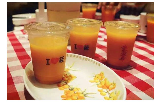 他们推了款国台味的鸡尾酒 餐饮企业的饮品还可以这么玩？