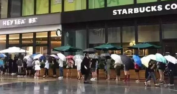 卧底喜茶北京代购群：排队没升级，黄牛却“升级”不少|饮品报