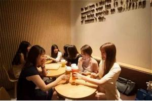 喜茶对话外婆家：现象级“网红”与成熟品牌的选择|饮品报