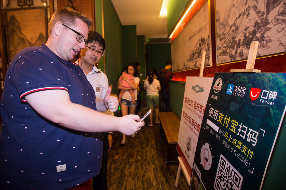 用低俗营销抓住眼球后，是否真的会给餐厅带来收益？|饮品报