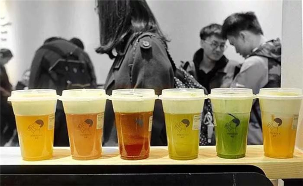 进商场、做营销、拉投资......“喜茶们”真的很忙！|饮品报