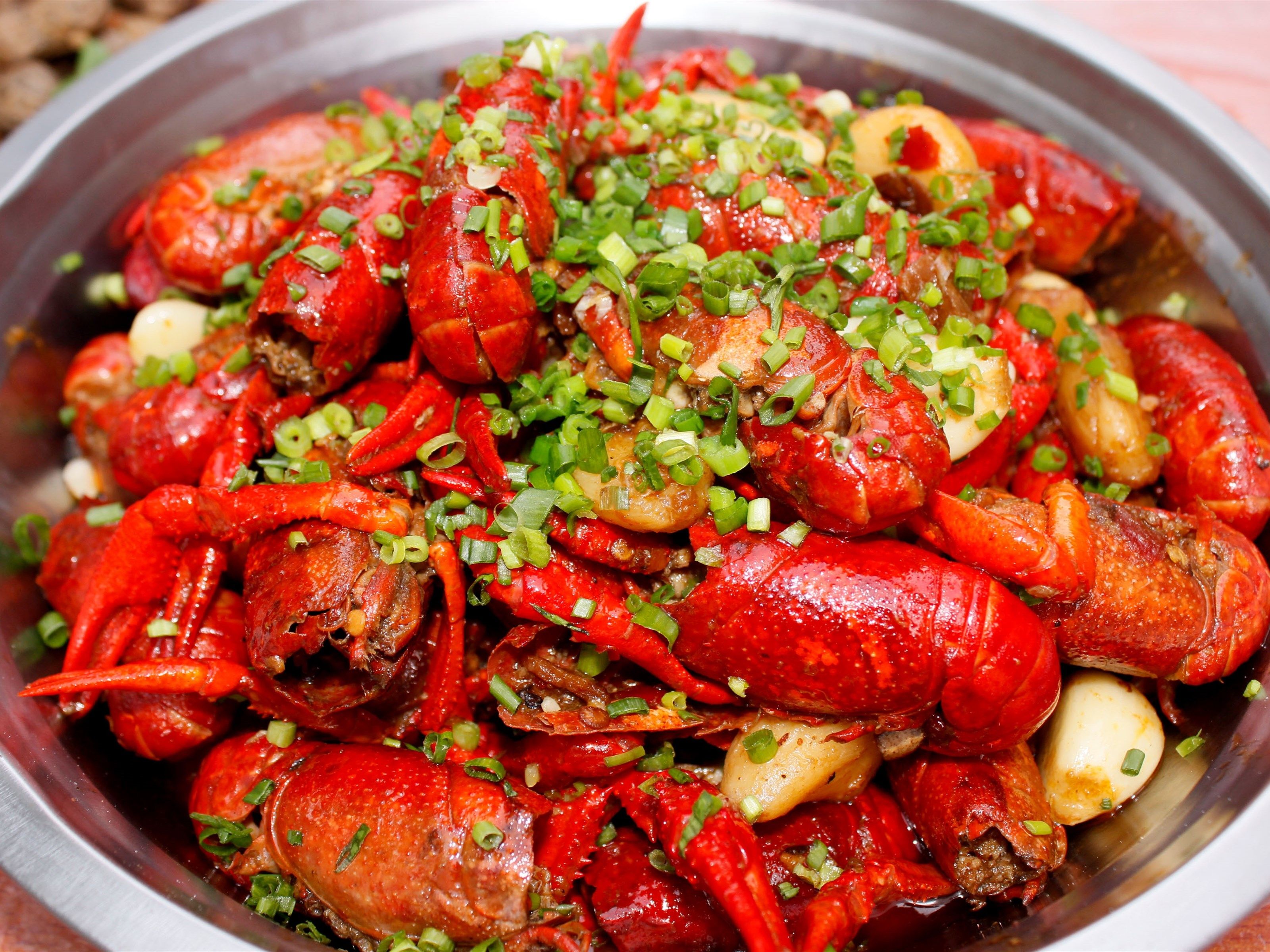 龙虾季暴露了不少问题：龙虾餐饮“蹿红”背后有“黑洞”|饮品报