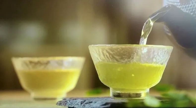 茶饮美学清新力量 | 三得利引入超人气无糖茶饮-伊右卫门|饮品报
