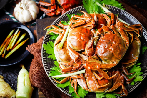 河蟹怎么做？来试试黄酒料酒焗河蟹|饮品报