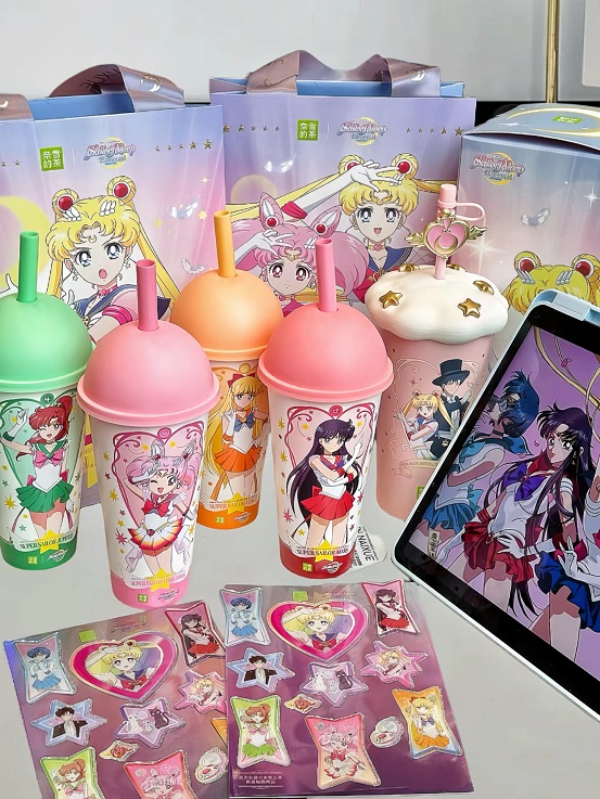 营业额大涨600%，奈雪联名90后回忆杀“美少女战士”推鲜果茶|饮品报