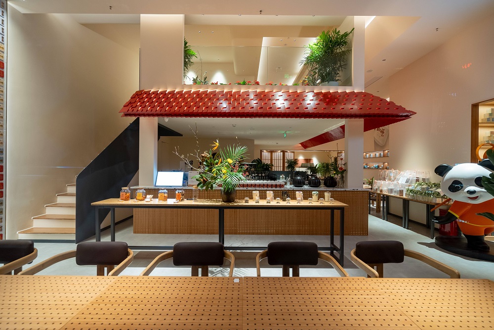 白大师全川首家新式茶饮店亮相成都 打造白茶社交体验空间|饮品报
