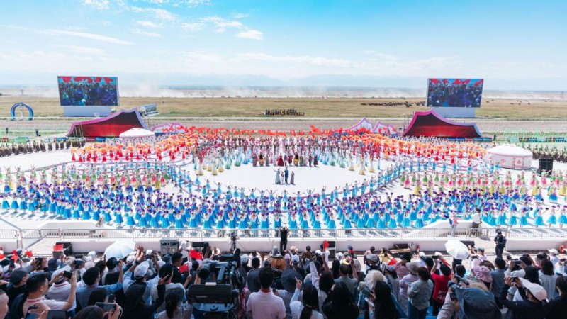 乌苏啤酒助力2025新疆天马文化旅游节盛大启幕